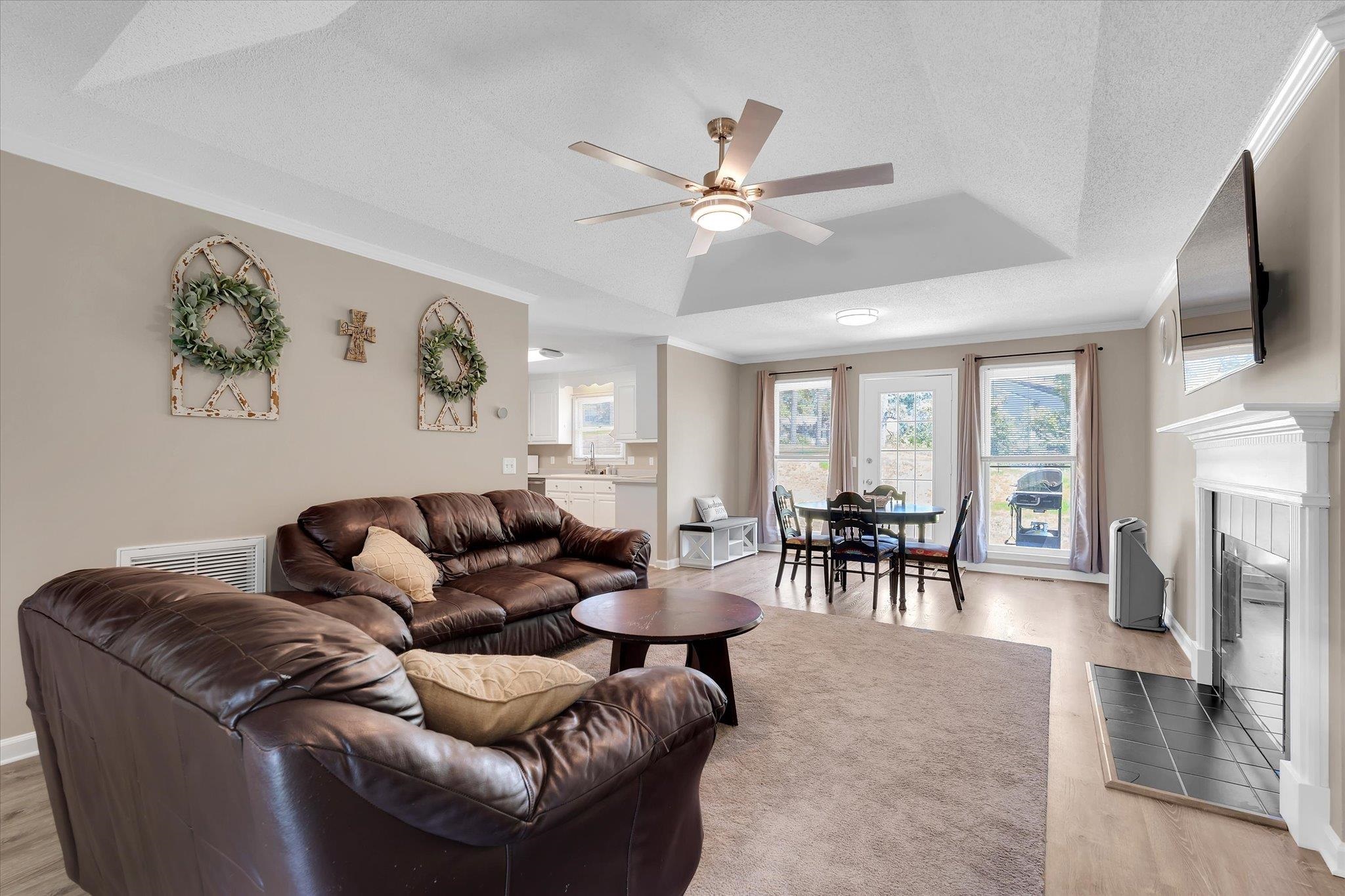 302 Foxfire Drive Simpsonville, SC 29680 - Photo 3 of 26