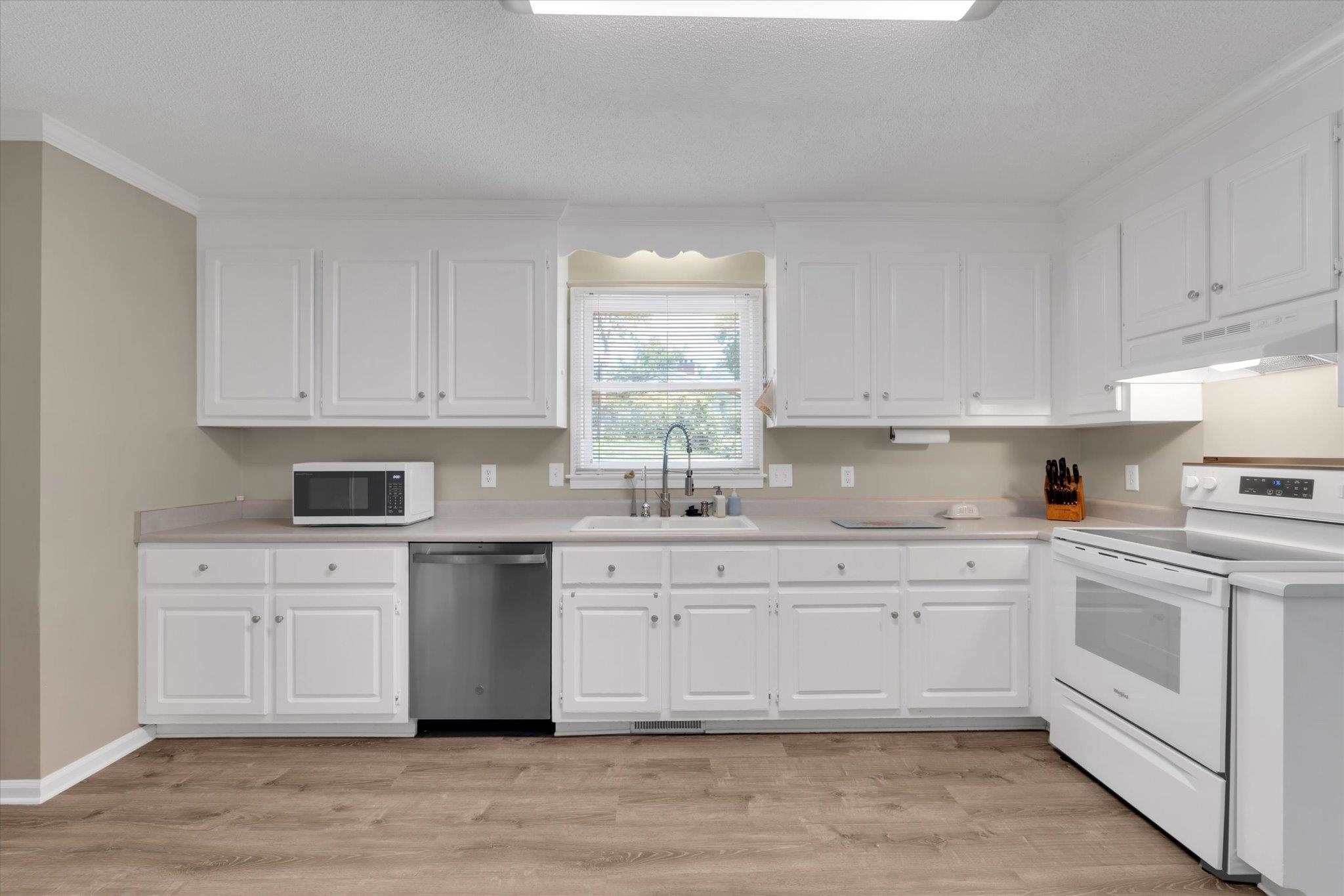 302 Foxfire Drive Simpsonville, SC 29680 - Photo 9 of 26