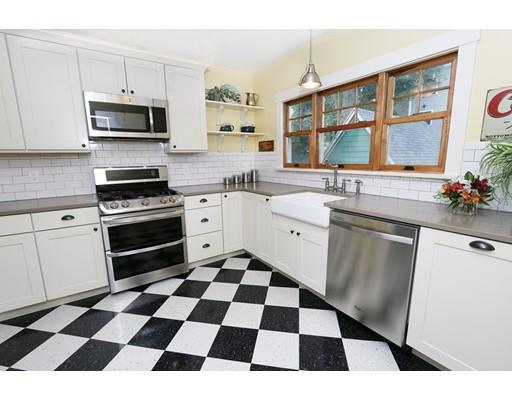26 Pilgrim Road Medford, MA 02155 - Photo 3 of 29 Gallery Image 3