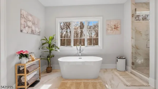 a view of empty room with window