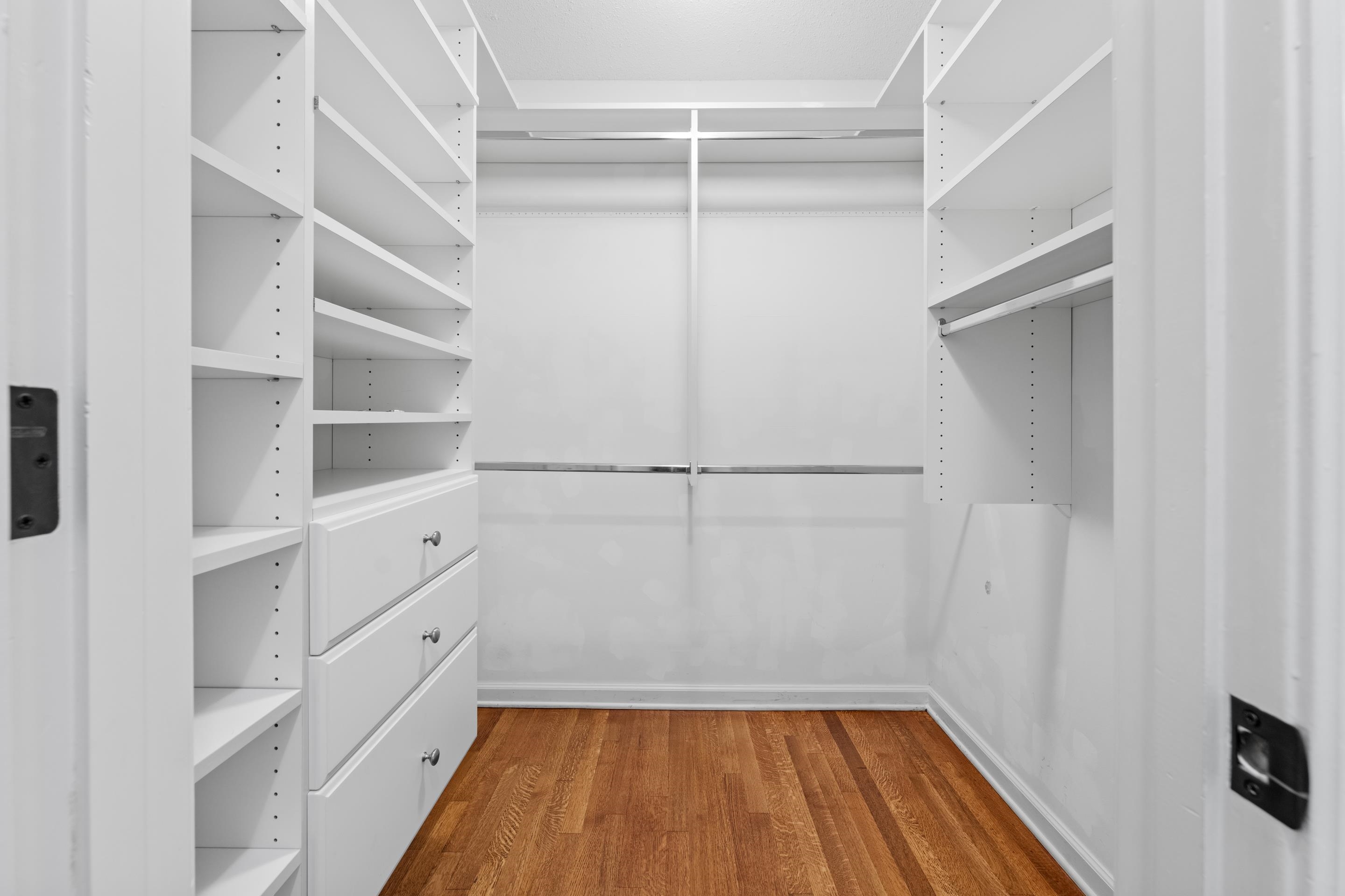 179 Ericson Road Memphis, TN 38018 - Photo 24 of 39 a view of an empty walk in closet