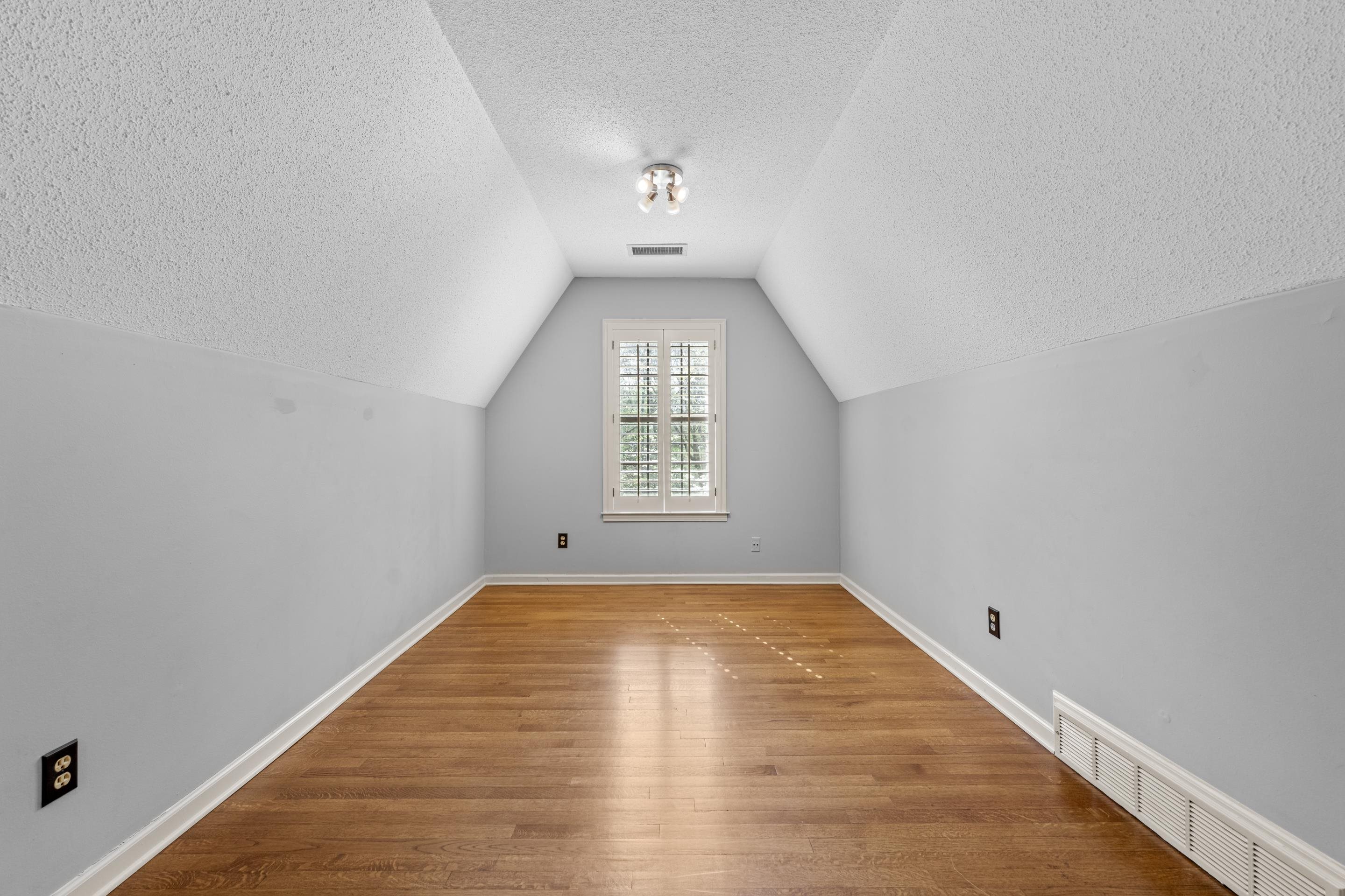 179 Ericson Road Memphis, TN 38018 - Photo 27 of 39 a view of an empty room and window