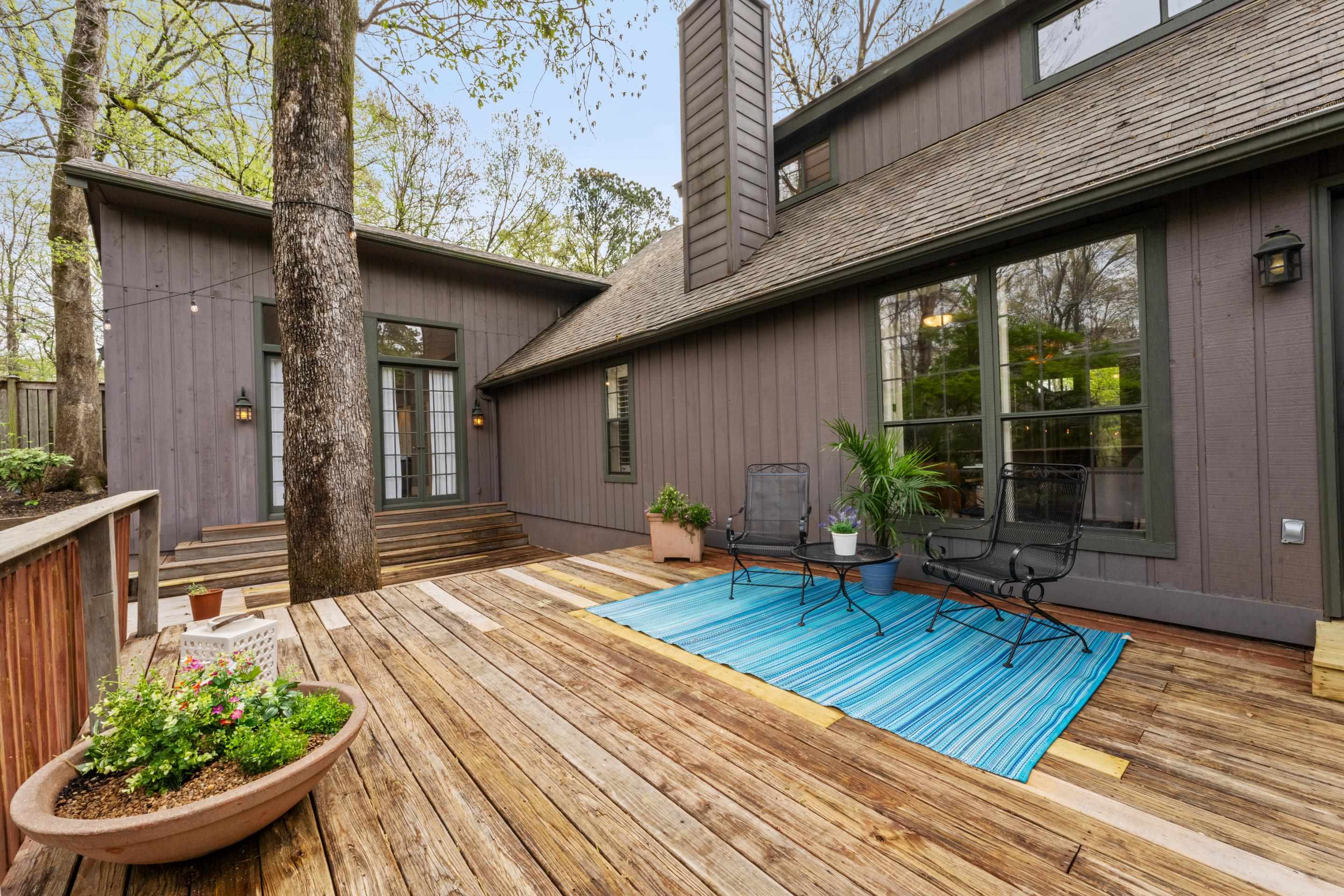 179 Ericson Road Memphis, TN 38018 - Photo 33 of 39 a backyard of a house with seating space