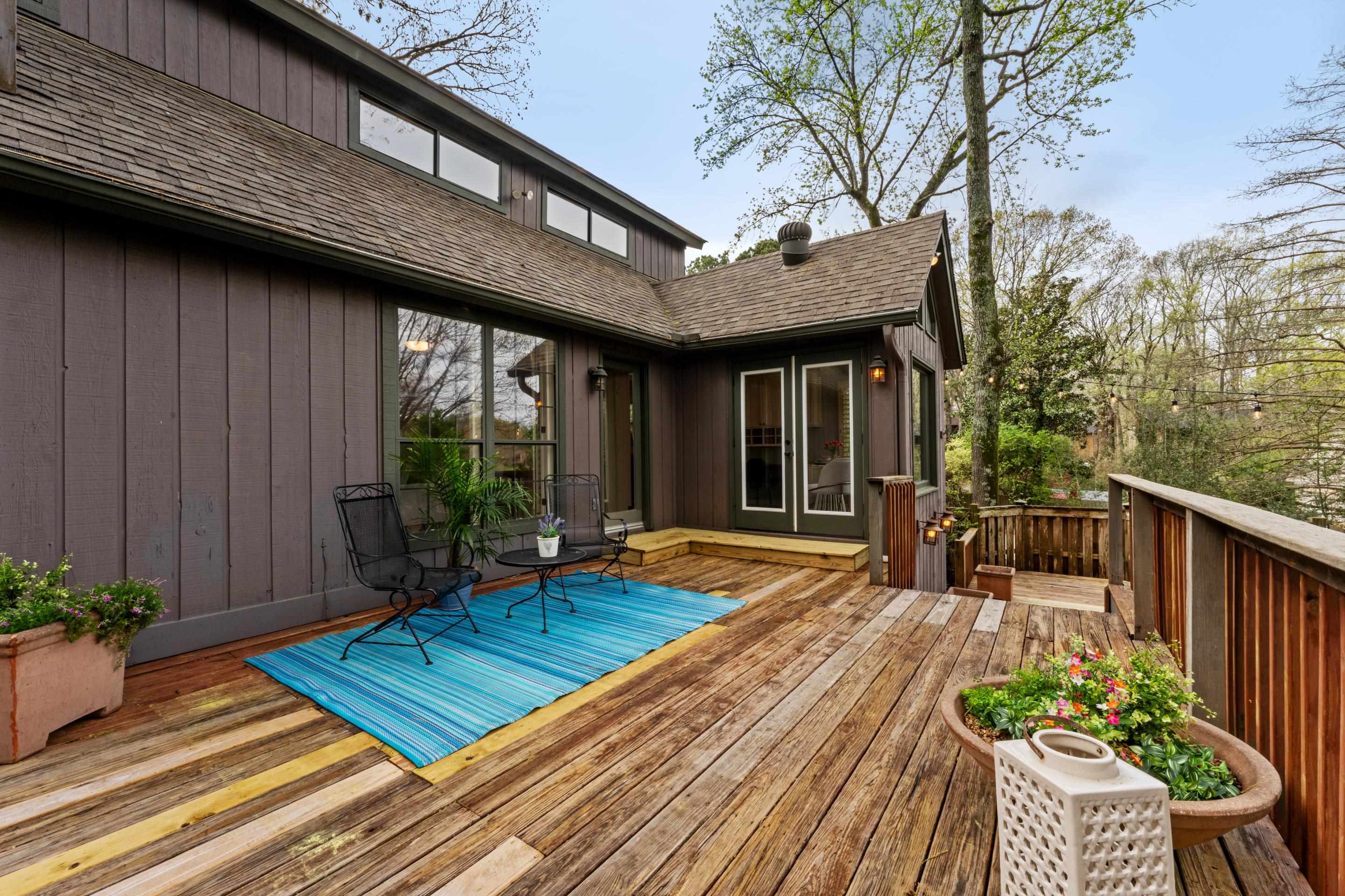 179 Ericson Road Memphis, TN 38018 - Photo 34 of 39 a view of a chairs and table on the wooden floor