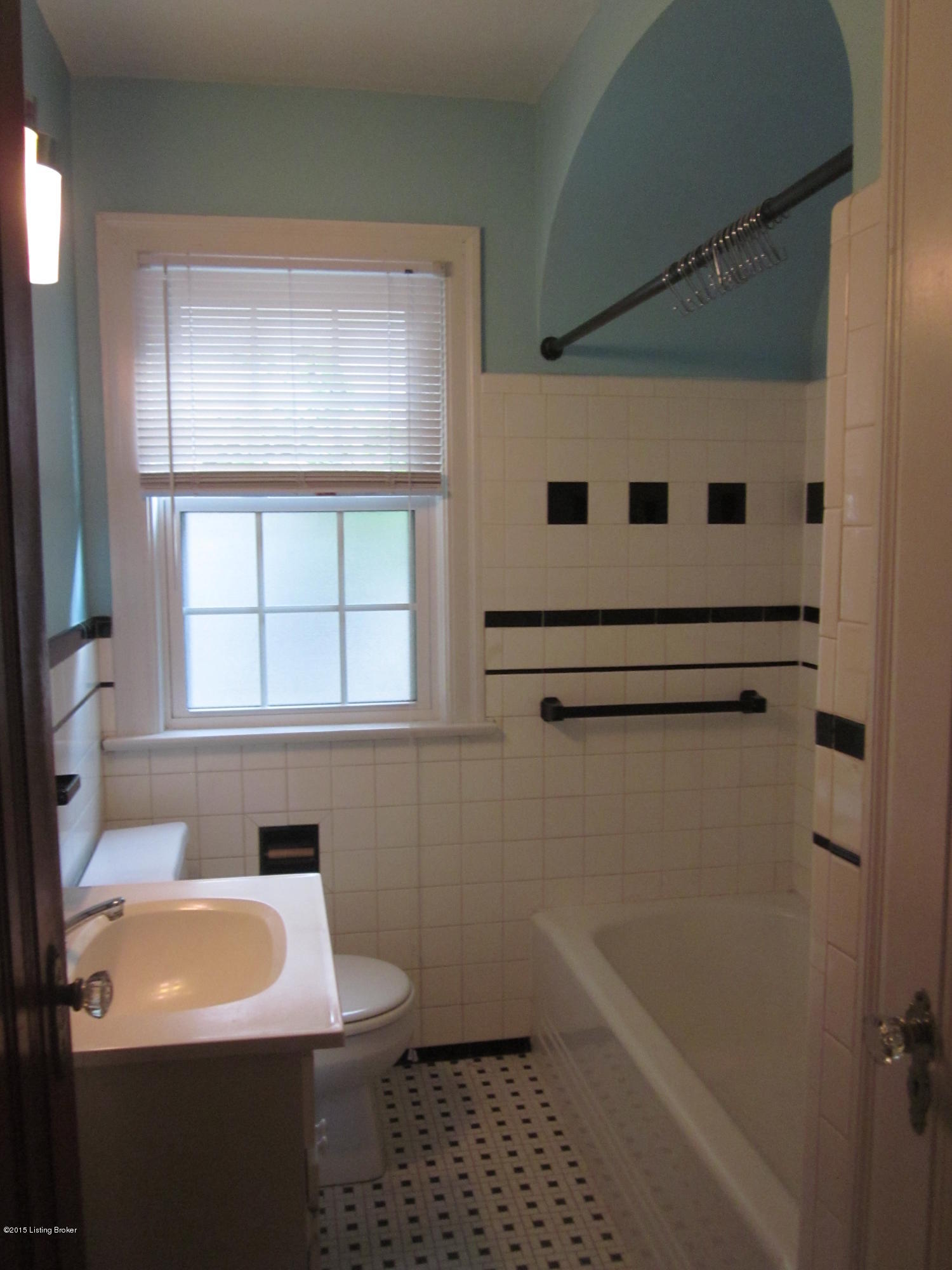 405 James Road Louisville, KY 40206 - Photo 5 of 8 IMG_3512