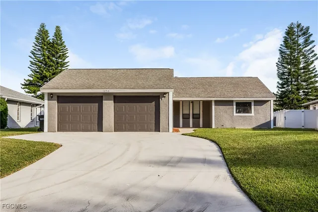 $2,210 | 1253 Paradise Way, Venice, FL 34285