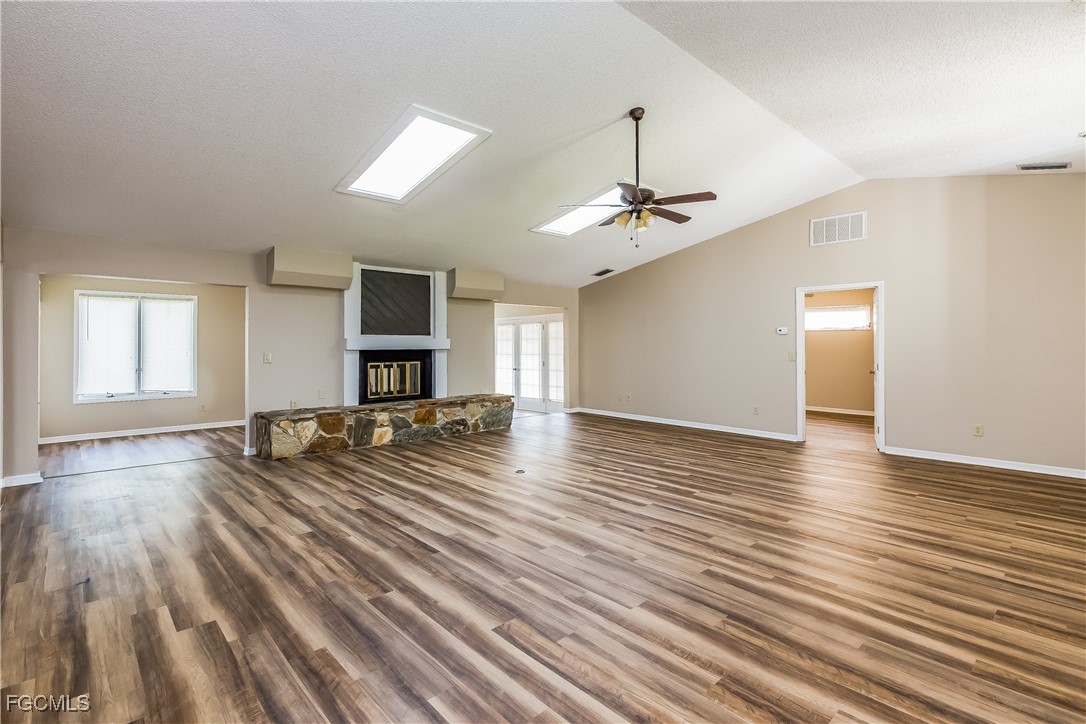 1253 Paradise Way Venice, FL 34285 - Photo 3 of 15