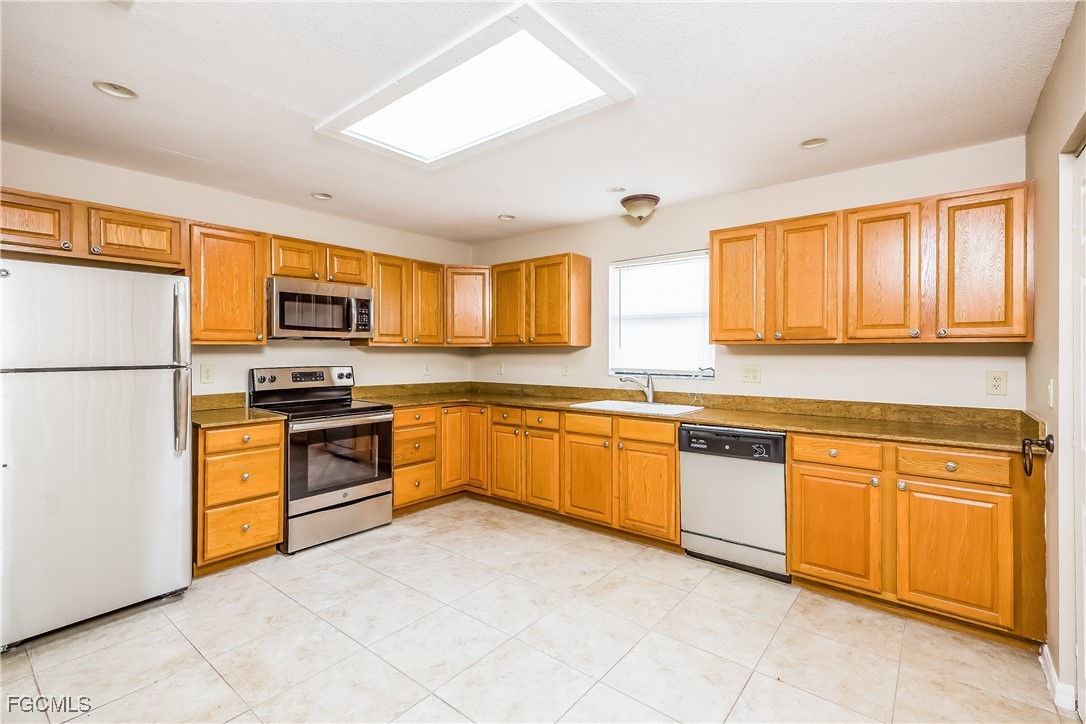 1253 Paradise Way Venice, FL 34285 - Photo 5 of 15