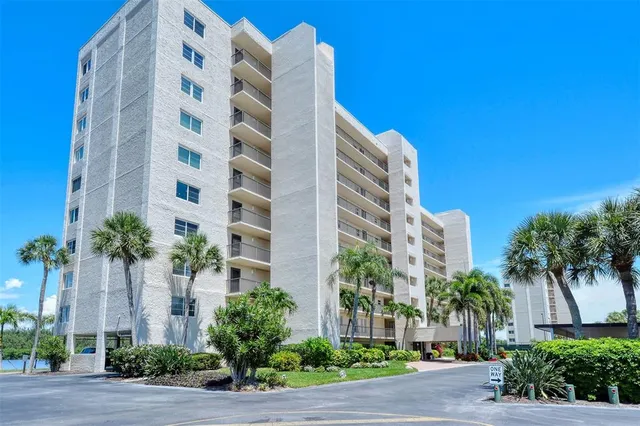 $675,000 | 9393 Midnight Pass Road, Unit 302, Sarasota, FL 34242
