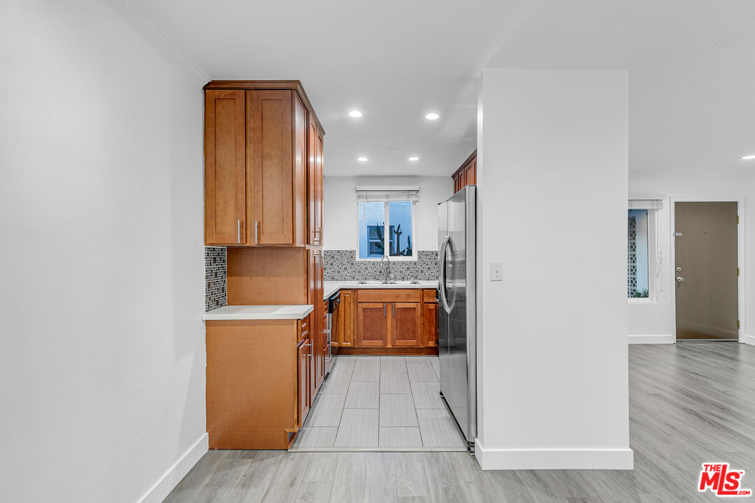 1837 North La Brea Avenue, Unit 2 Los Angeles, CA 90046 - Photo 5 of 19 a view of living room with furniture and wooden floor