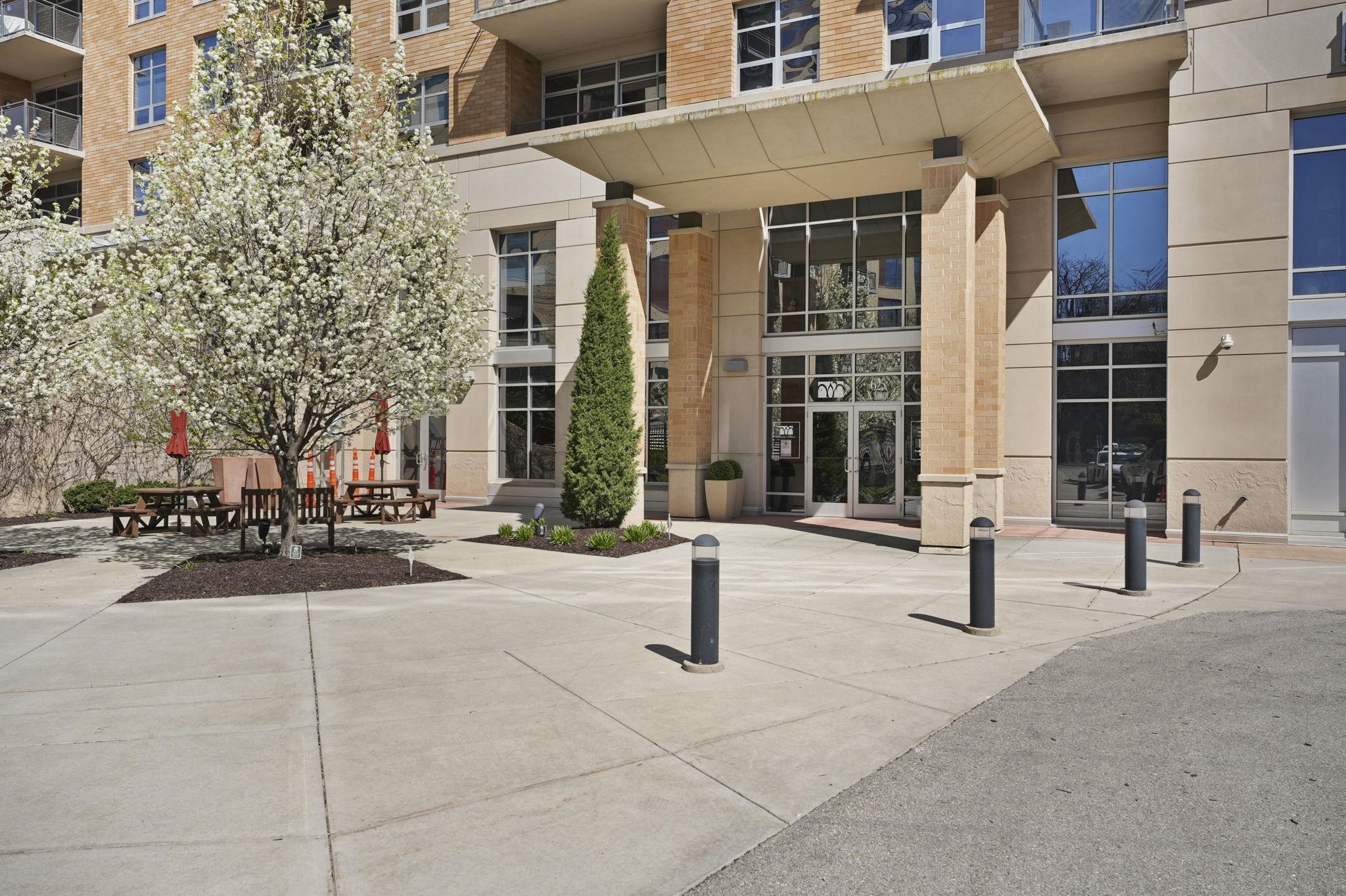 625 North Segoe Road, Unit 1004 Madison, WI 53705 - Photo 12 of 57