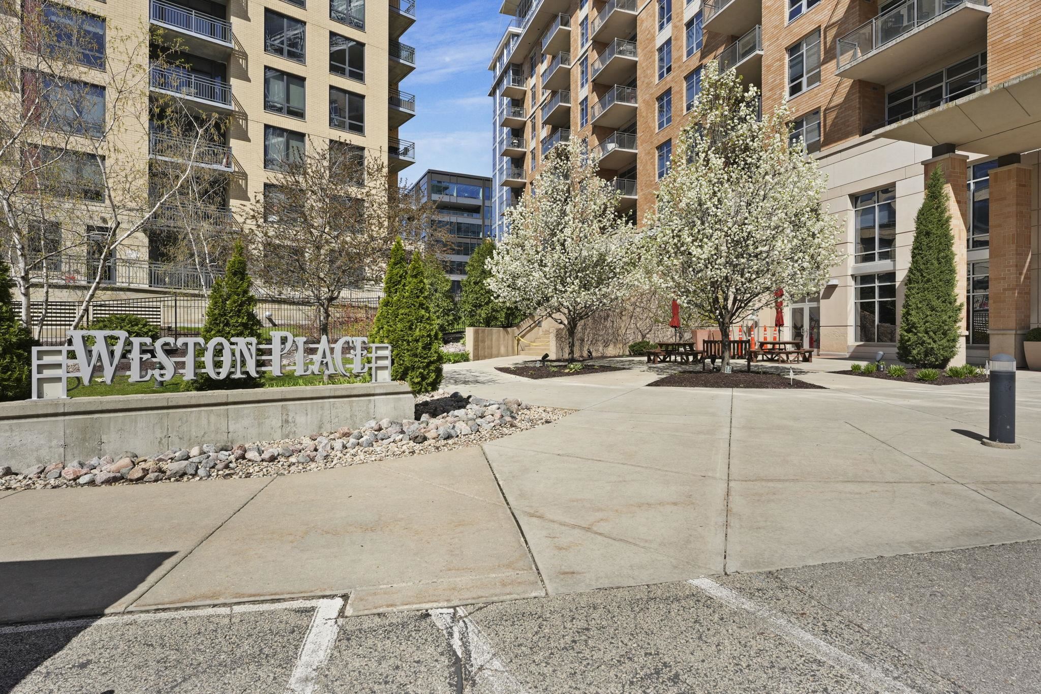 625 North Segoe Road, Unit 1004 Madison, WI 53705 - Photo 13 of 57