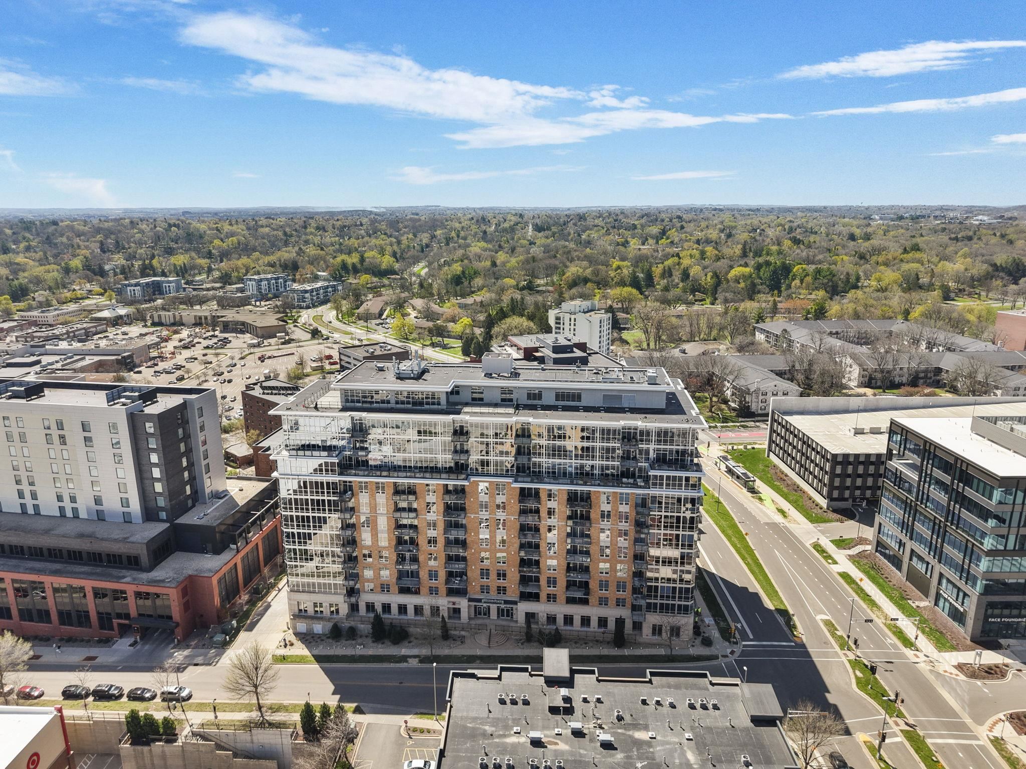 625 North Segoe Road, Unit 1004 Madison, WI 53705 - Photo 9 of 57