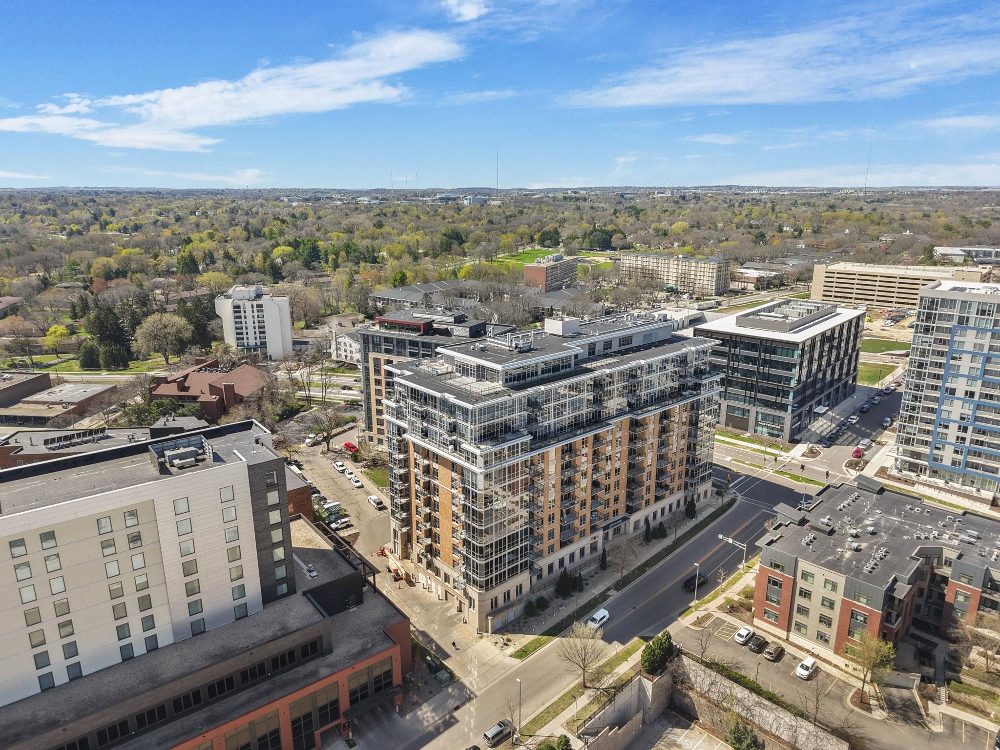 625 North Segoe Road, Unit 1004 Madison, WI 53705 - Photo 10 of 57