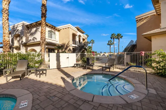 $331,950 | 50590 Santa Rosa Plaza, Unit 1, La Quinta, CA 92253