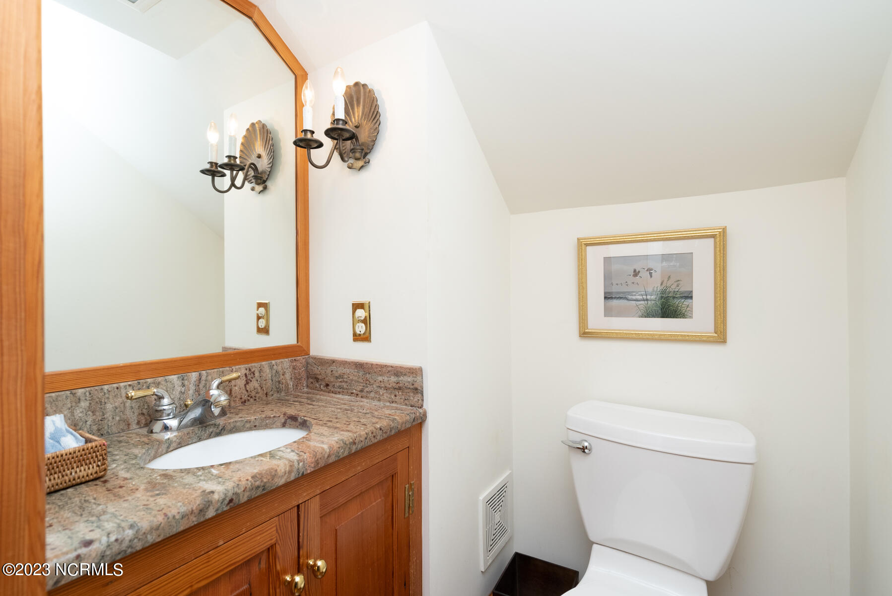 1511 Rivershore Road Elizabeth City, NC 27909 - Photo 32 of 70 HALF BATH