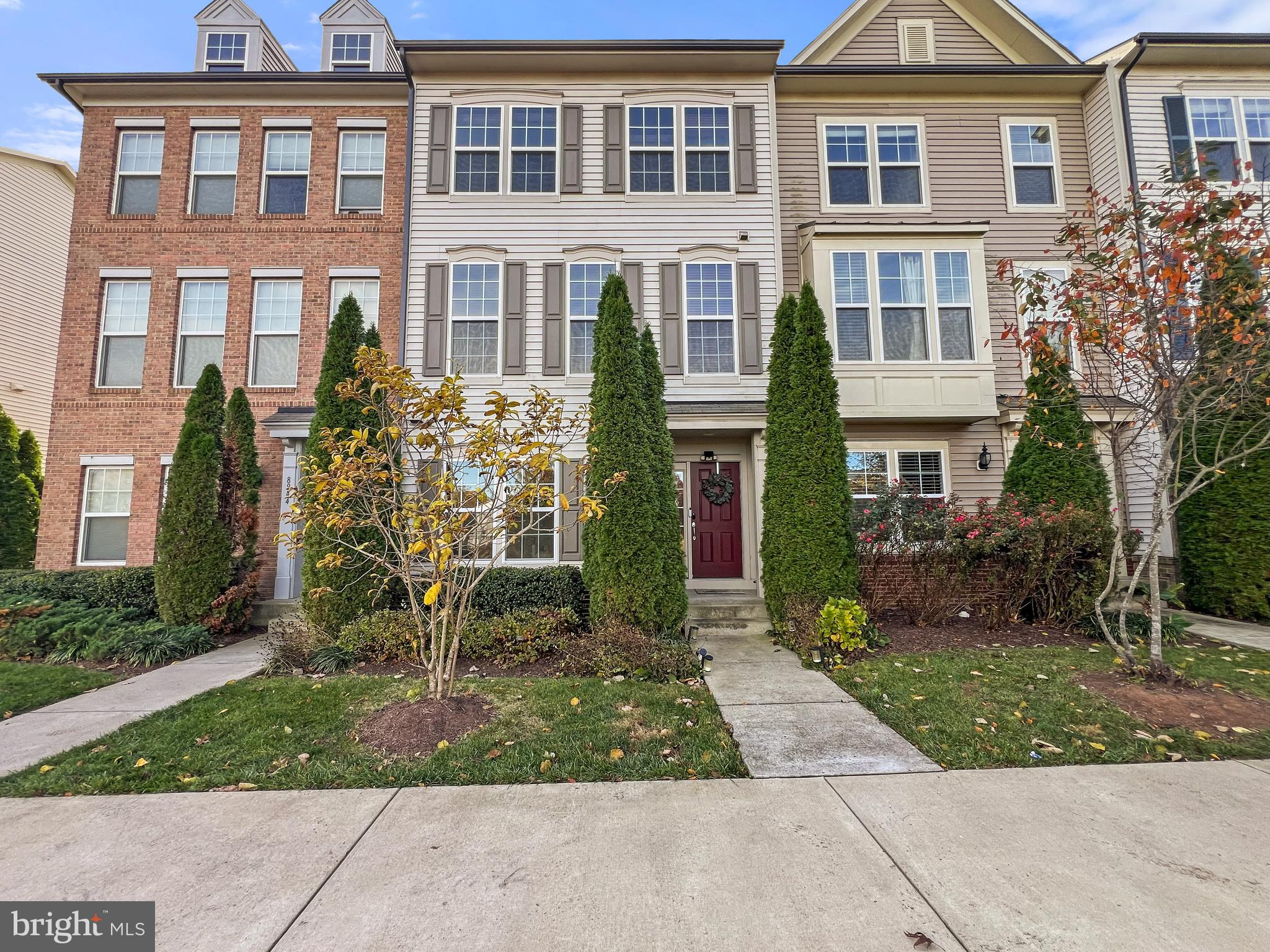 8942 Dahlgren Ridge Road Manassas, VA 20111 - Photo 2 of 40