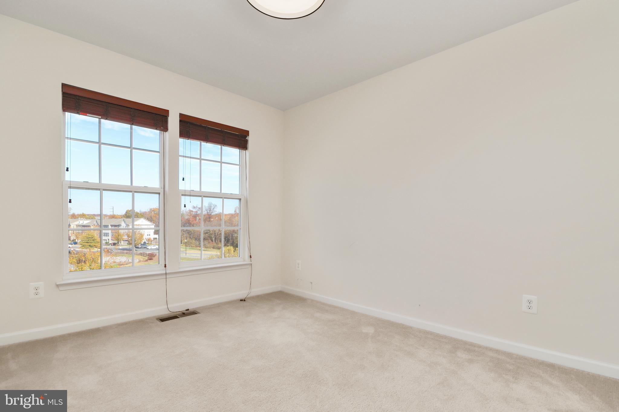 8942 Dahlgren Ridge Road Manassas, VA 20111 - Photo 24 of 40