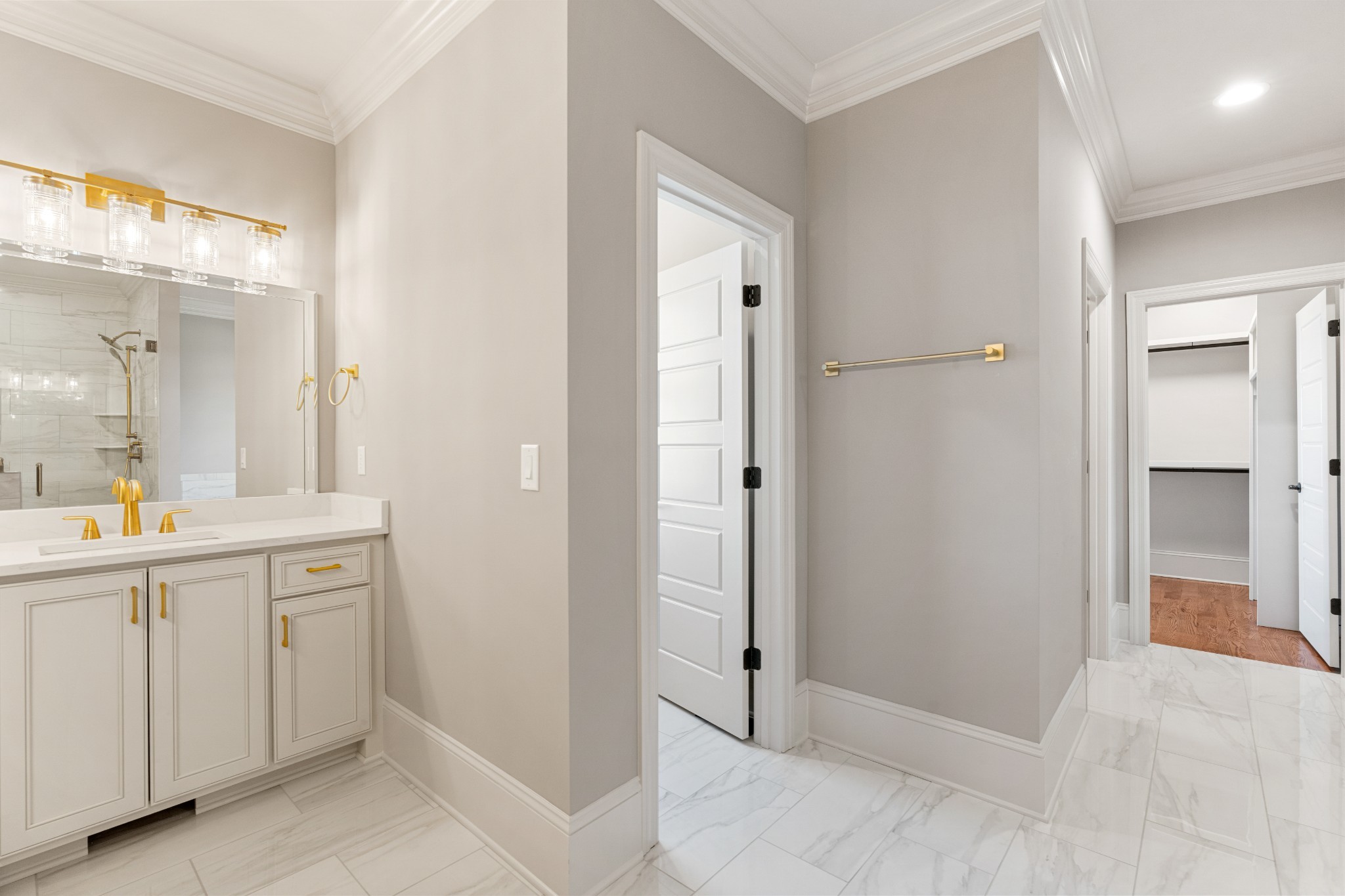 4818 Hickory Ridge Road Lebanon, TN 37087 - Photo 21 of 73 a bathroom with a sink and a mirror