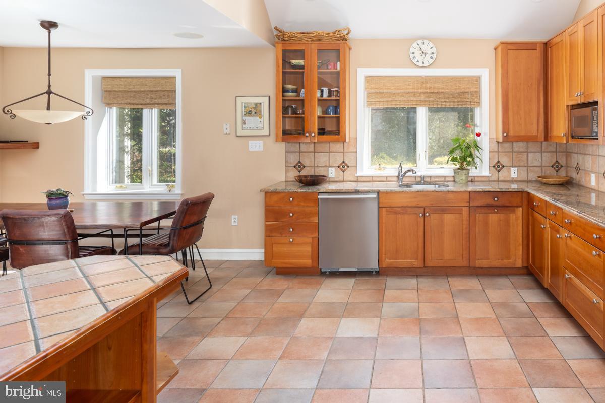 1237 Knox Road Wynnewood, PA 19096 - Photo 11 of 45