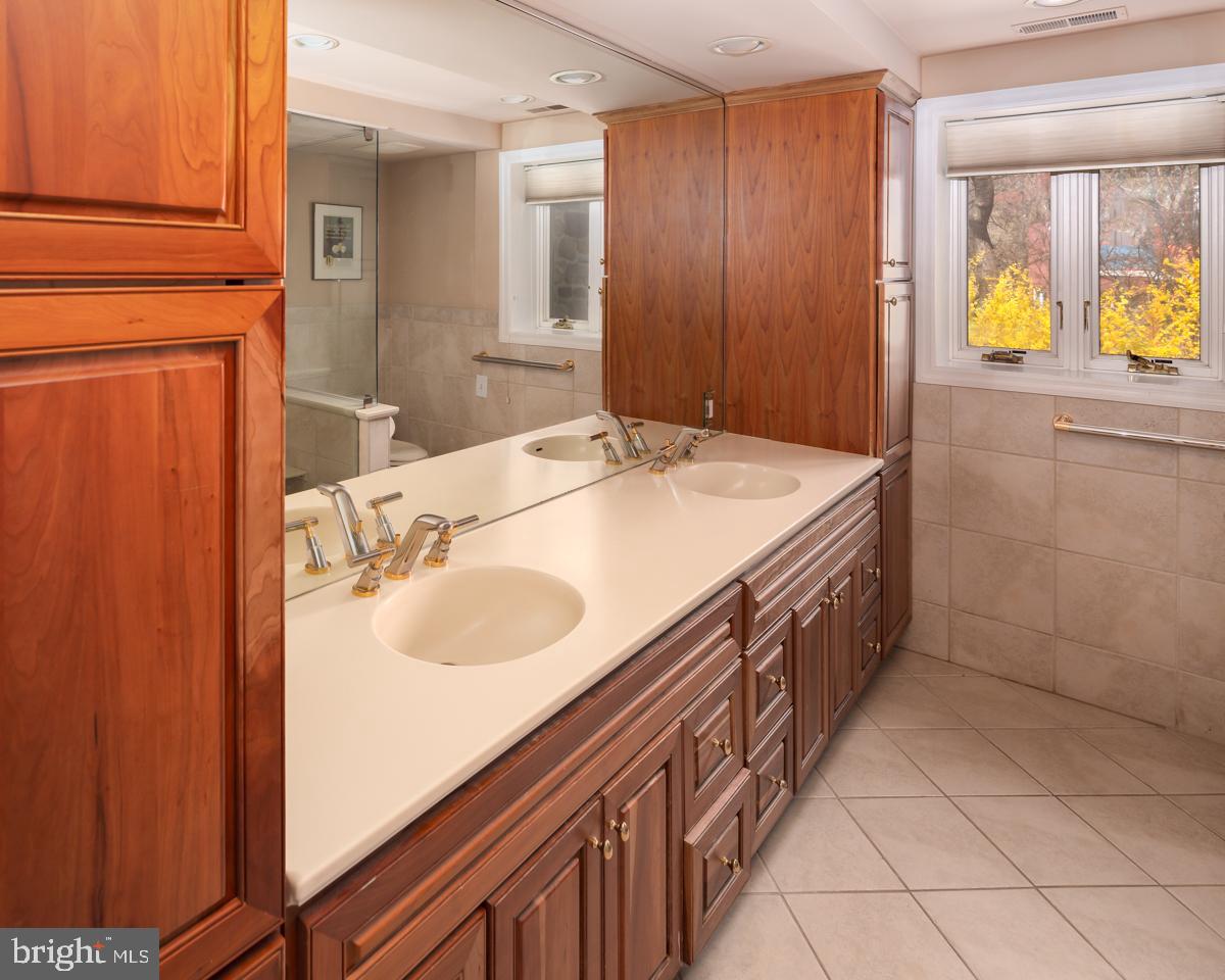 1237 Knox Road Wynnewood, PA 19096 - Photo 25 of 45