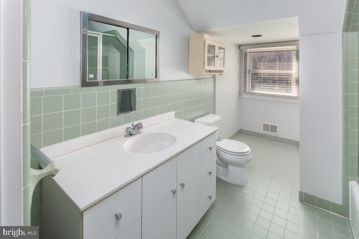 1237 Knox Road Wynnewood, PA 19096 - Photo 36 of 45