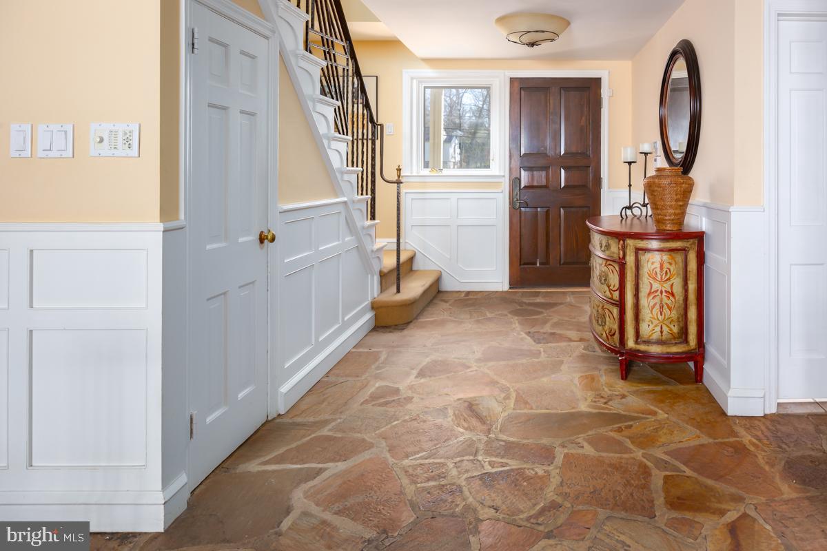 1237 Knox Road Wynnewood, PA 19096 - Photo 4 of 45