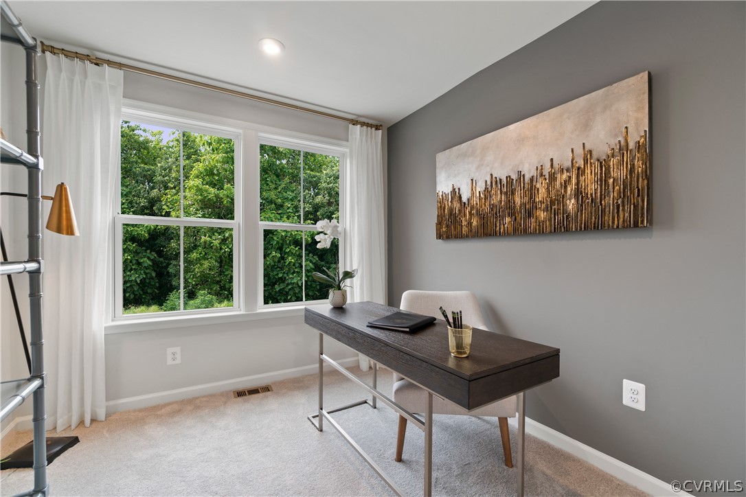 607 Rivanna Hill Road Glen Allen, VA 23060 - Photo 18 of 30 a room with furniture and a window