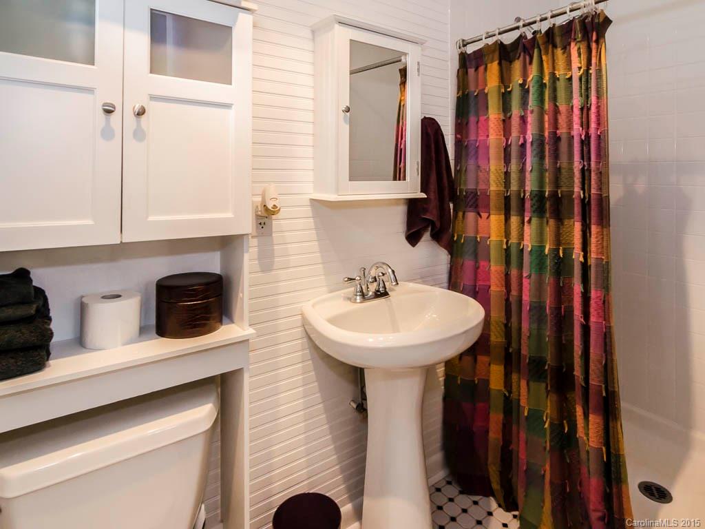 419 Rowland Rd. Swannanoa, NC 28778 - Photo 9 of 11 Gallery Image 9