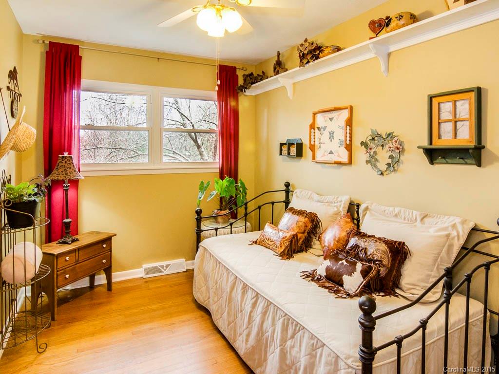 419 Rowland Rd. Swannanoa, NC 28778 - Photo 10 of 11 Gallery Image 10