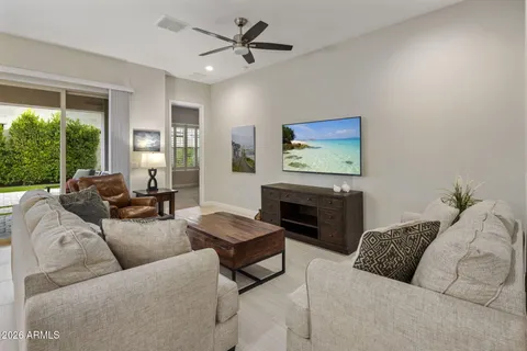$925,000 | 6610 East Marisa Lane, Phoenix, AZ 85054