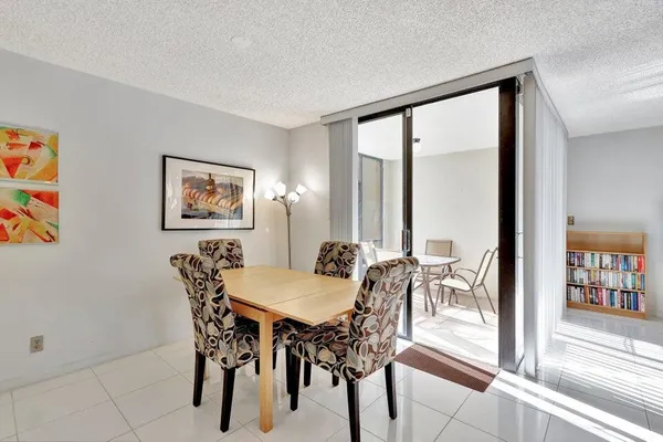 $4,000 | 1915 Lavers Circle, Unit E103, Delray Beach, FL 33444