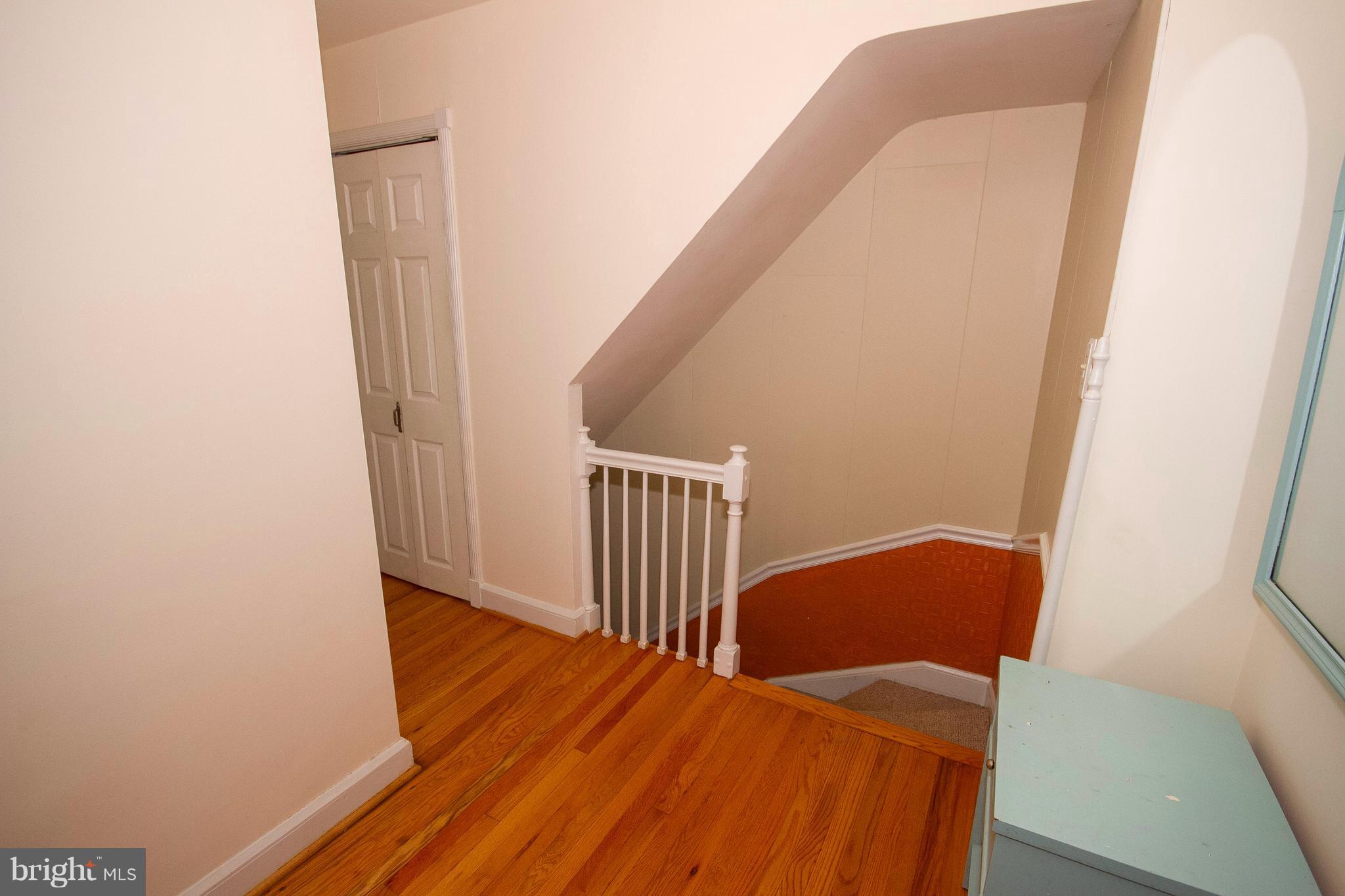 4024 Deepwood Road Baltimore, MD 21218 - Photo 13 of 30 Second Floor Landing