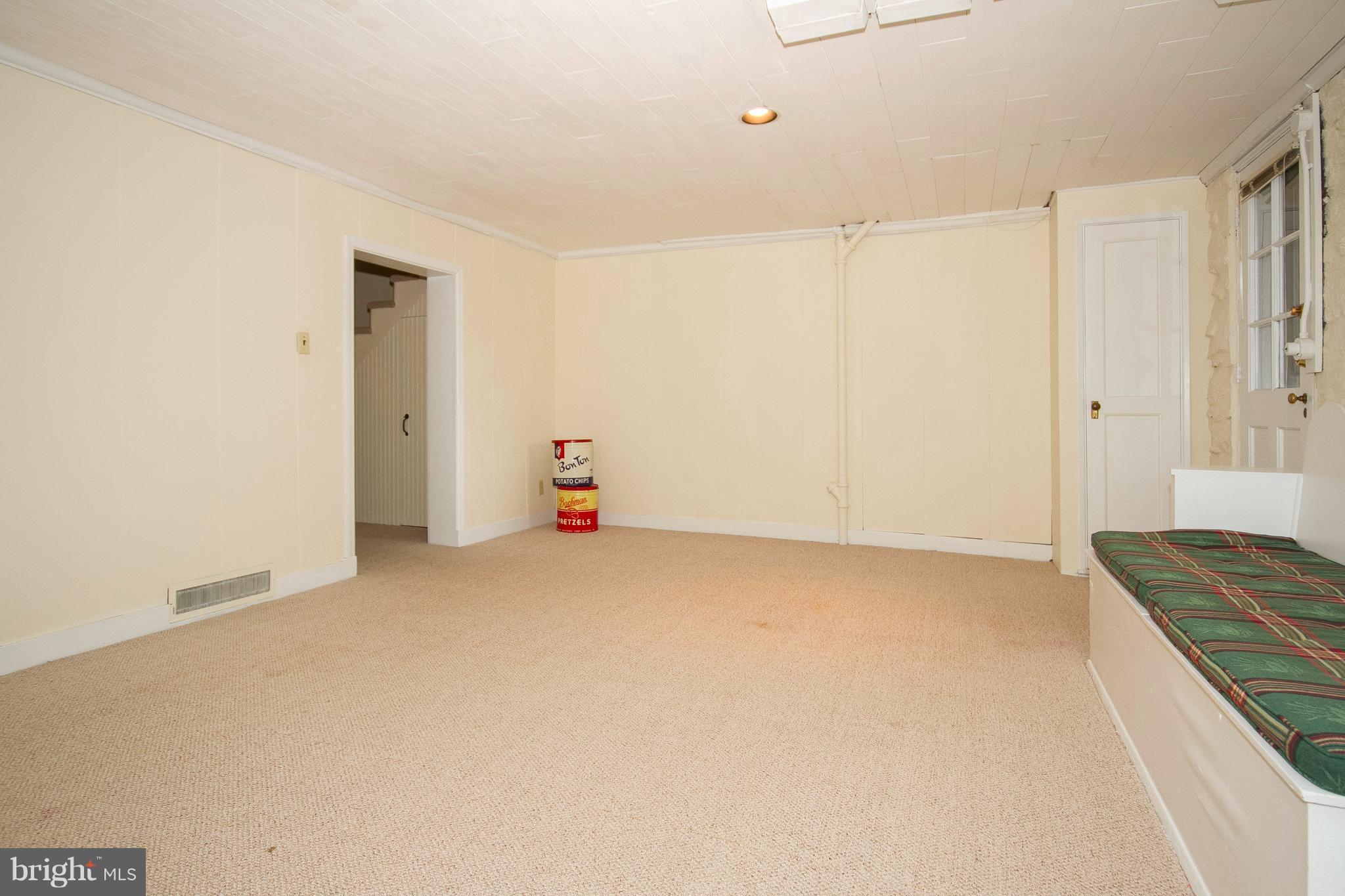 4024 Deepwood Road Baltimore, MD 21218 - Photo 26 of 30 Family Room