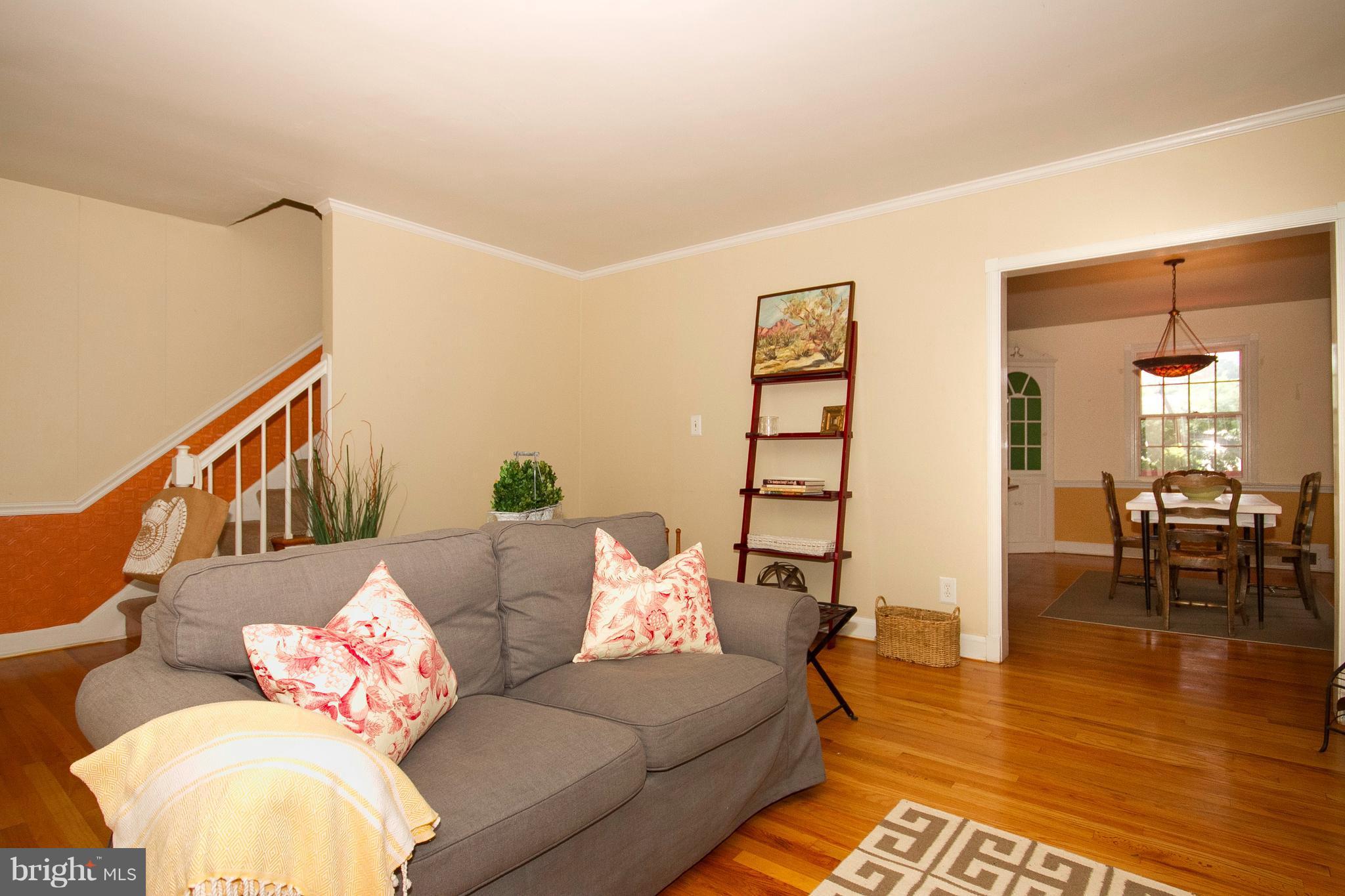 4024 Deepwood Road Baltimore, MD 21218 - Photo 6 of 30 Living Room