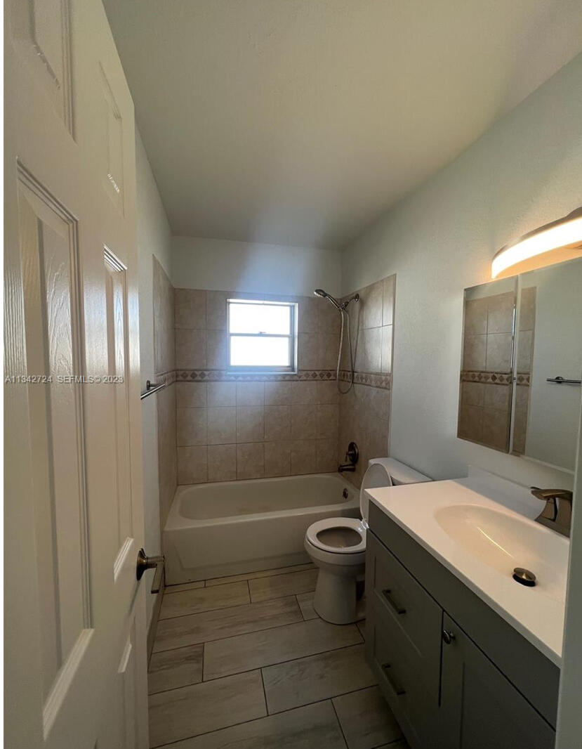 19420 Carolina Circle Boca Raton, FL 33434 - Photo 8 of 17 IMG_2560