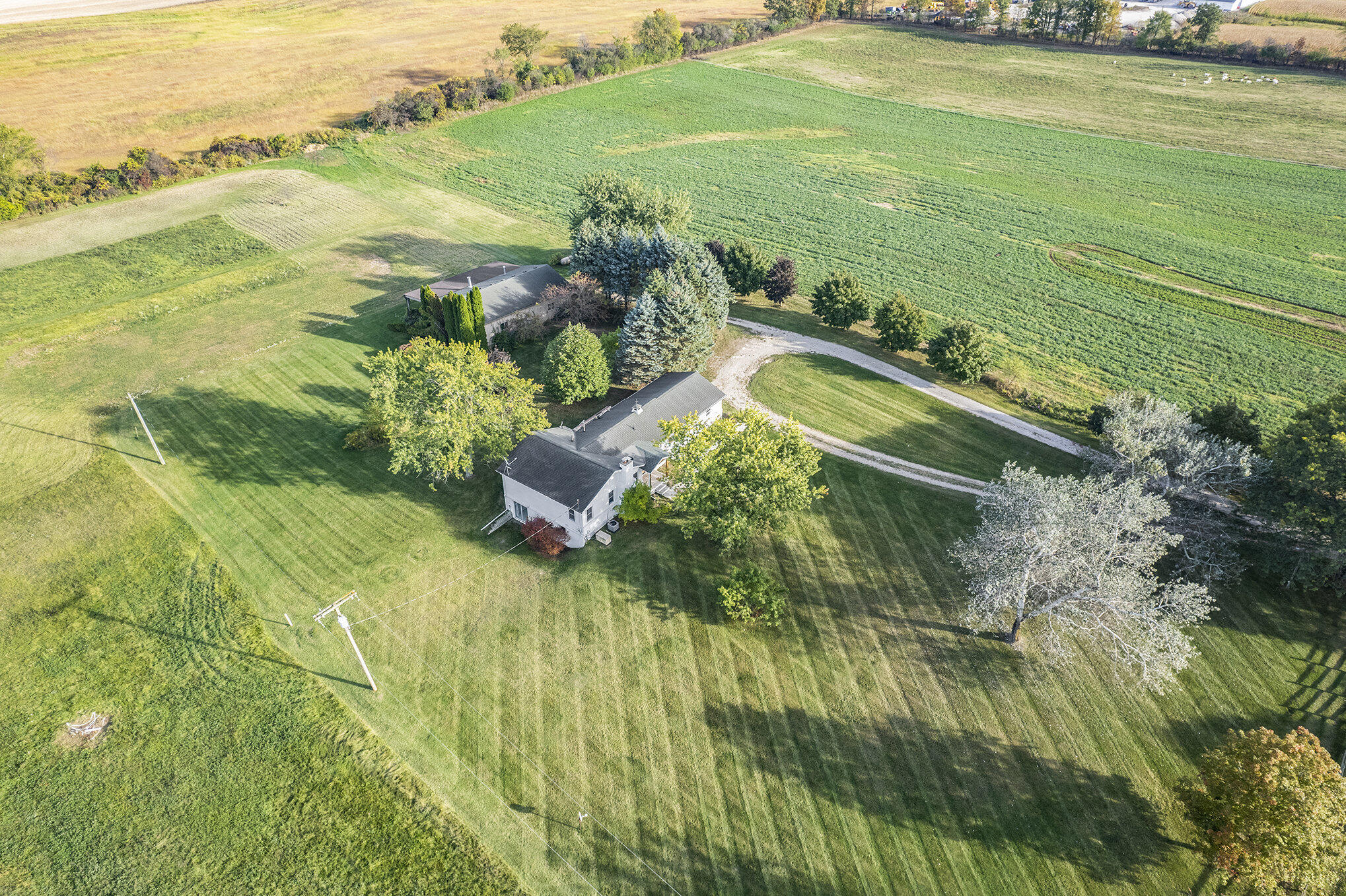 9265 Schill Road Saline, MI 48176 - Photo 1 of 32 028_file_227