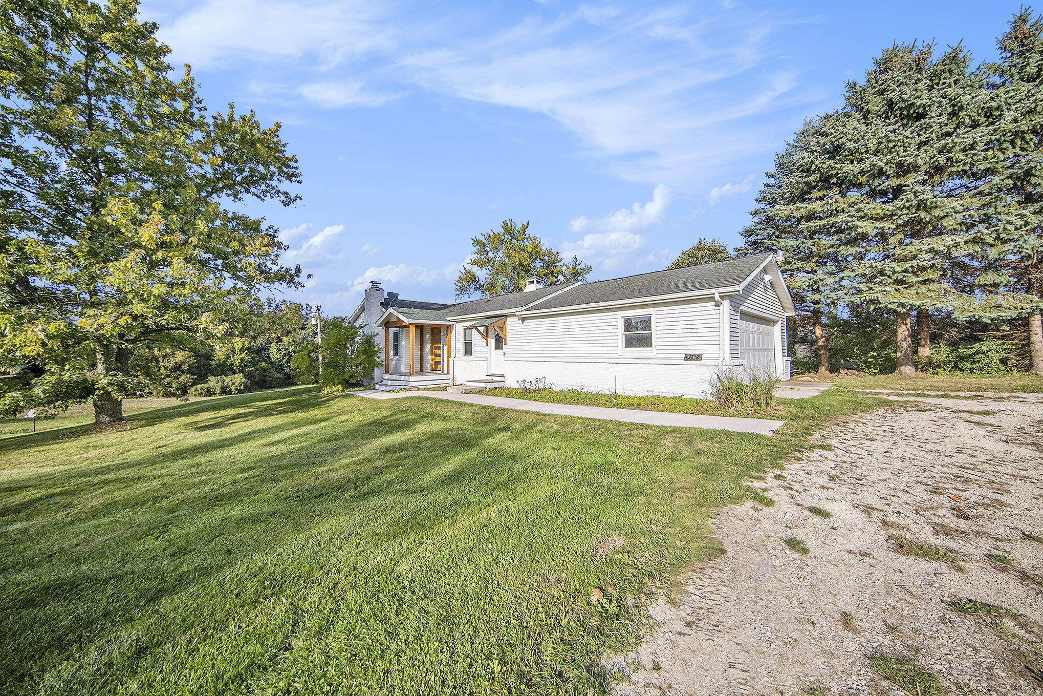9265 Schill Road Saline, MI 48176 - Photo 4 of 32 003_sbp_198_843