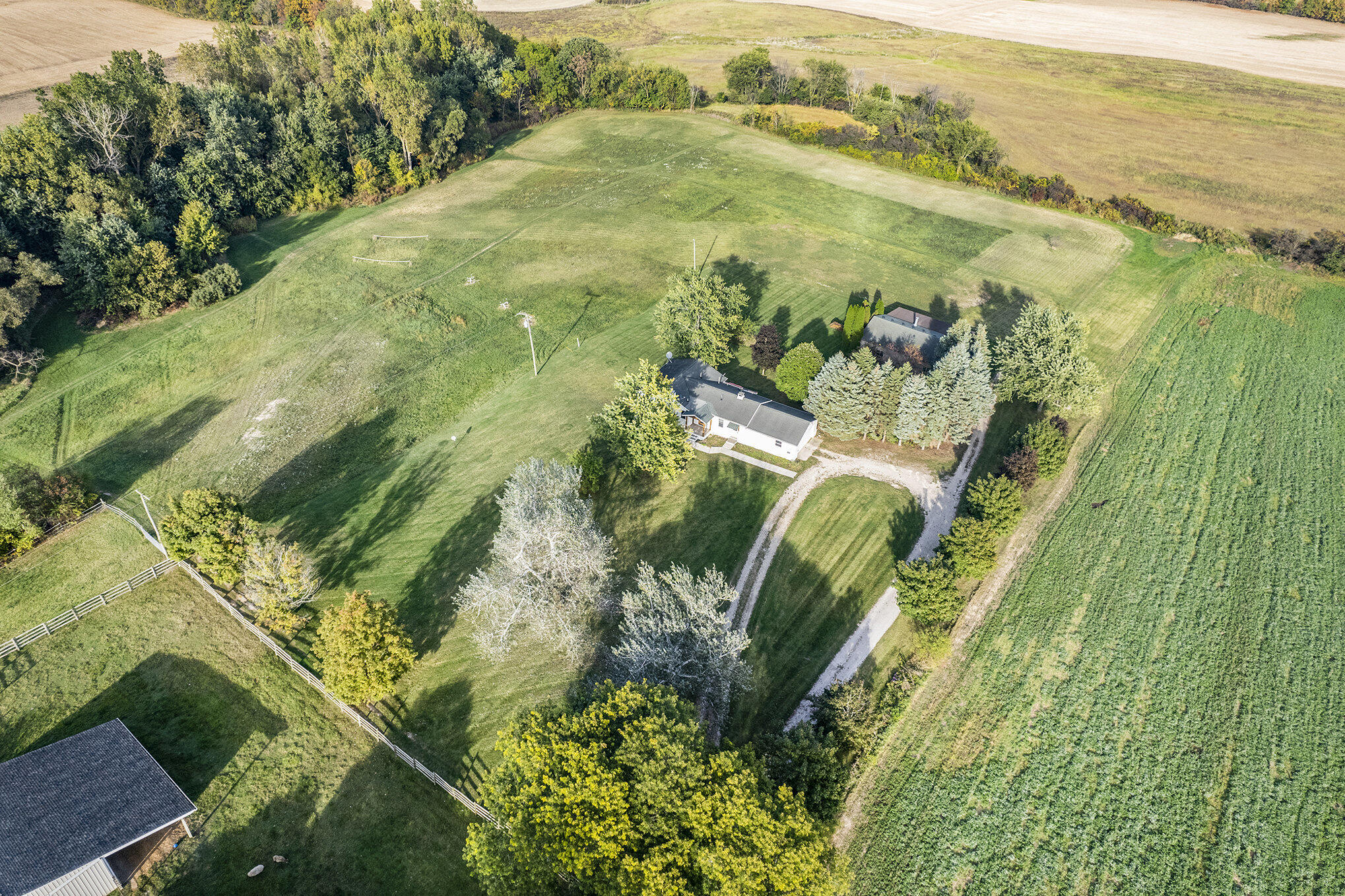 9265 Schill Road Saline, MI 48176 - Photo 8 of 32 029_file_380