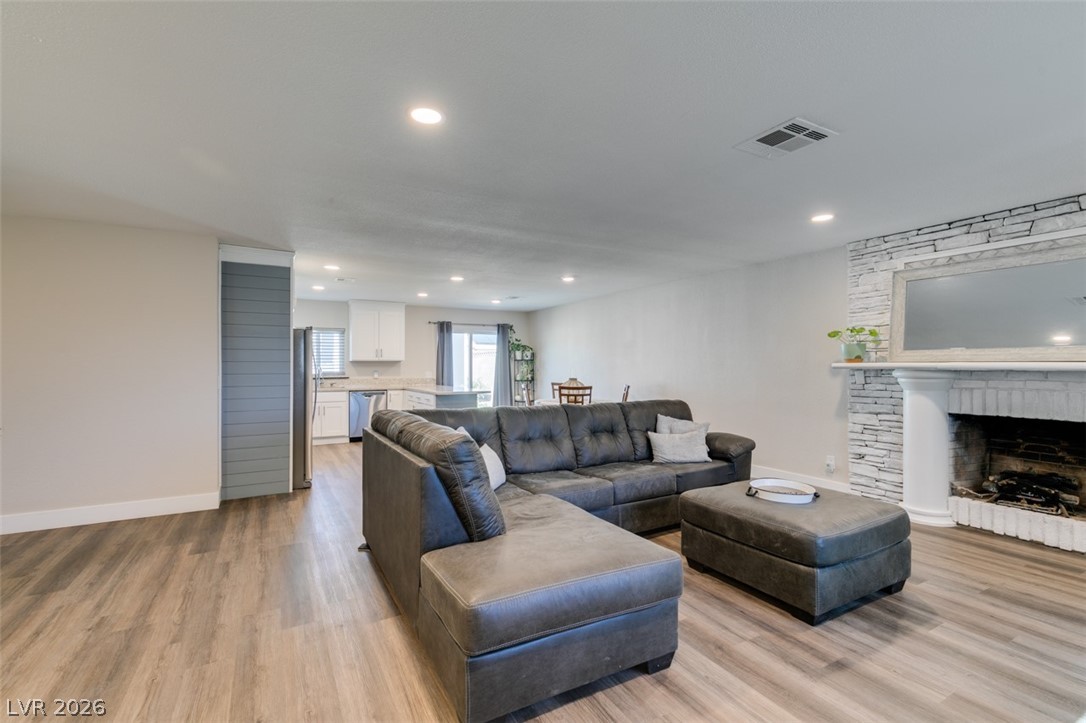 637 Valley View Circle Henderson, NV 89002 - Photo 4 of 44