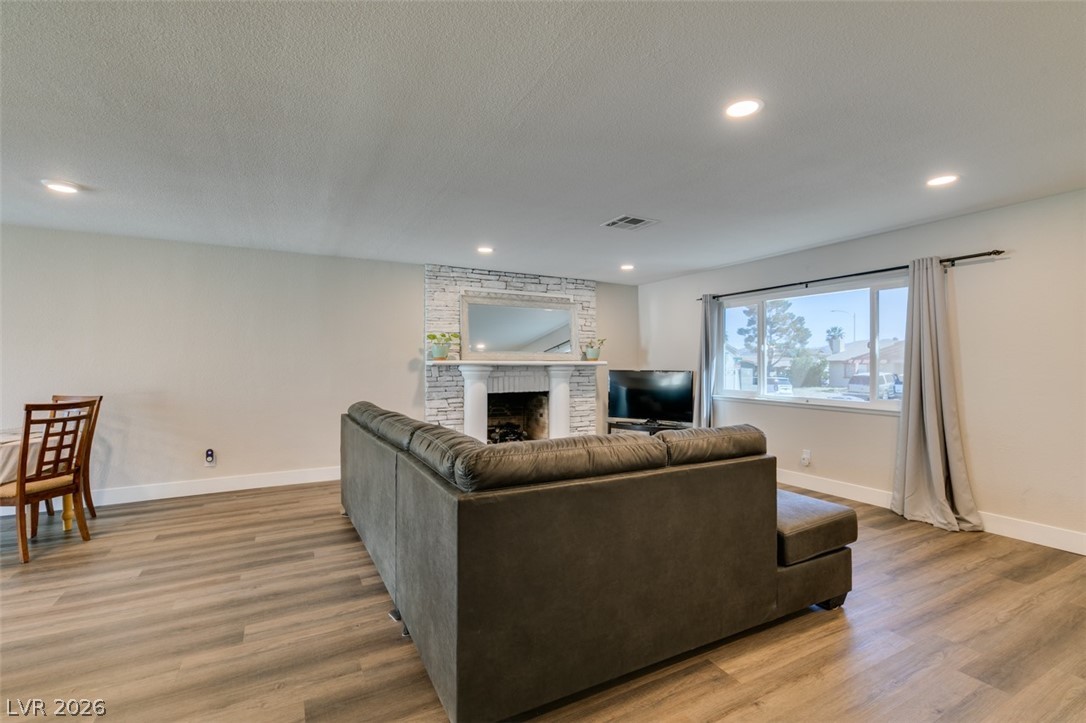 637 Valley View Circle Henderson, NV 89002 - Photo 6 of 44