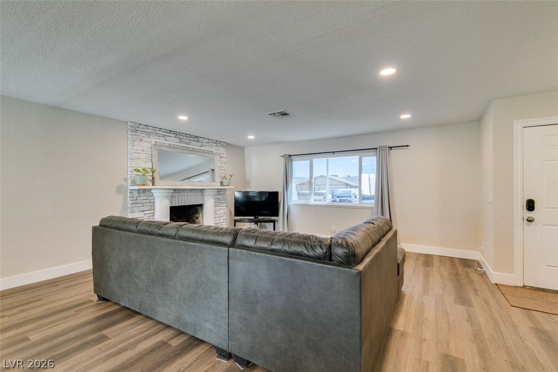 637 Valley View Circle Henderson, NV 89002 - Photo 7 of 44