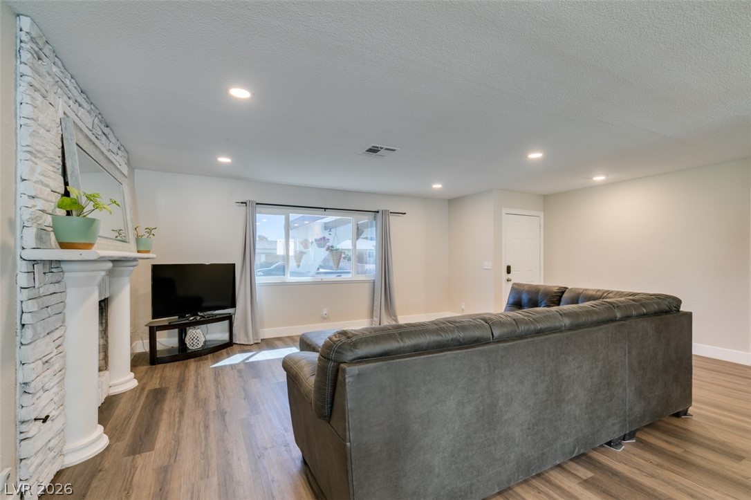 637 Valley View Circle Henderson, NV 89002 - Photo 9 of 44