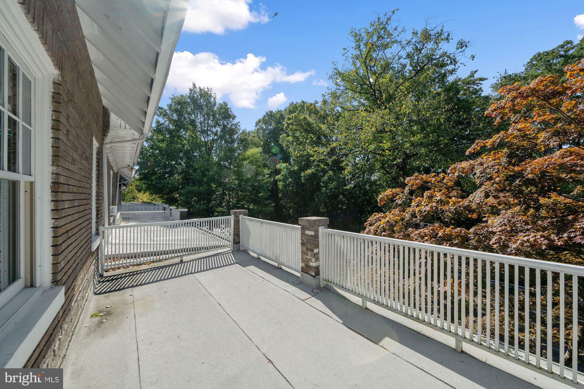 3213 Adams Mill Road Northwest Washington, DC 20010 - Photo 20 of 43 Porch outside owners' suite