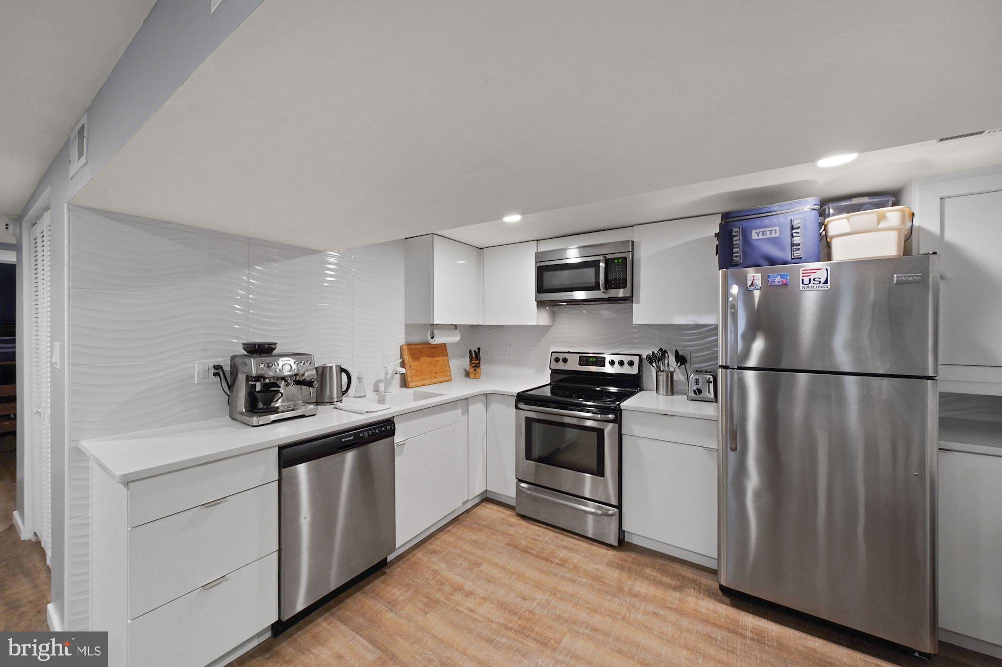 3213 Adams Mill Road Northwest Washington, DC 20010 - Photo 39 of 43 Stainless steel appliances