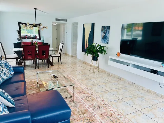 a view of a livingroom with furniture