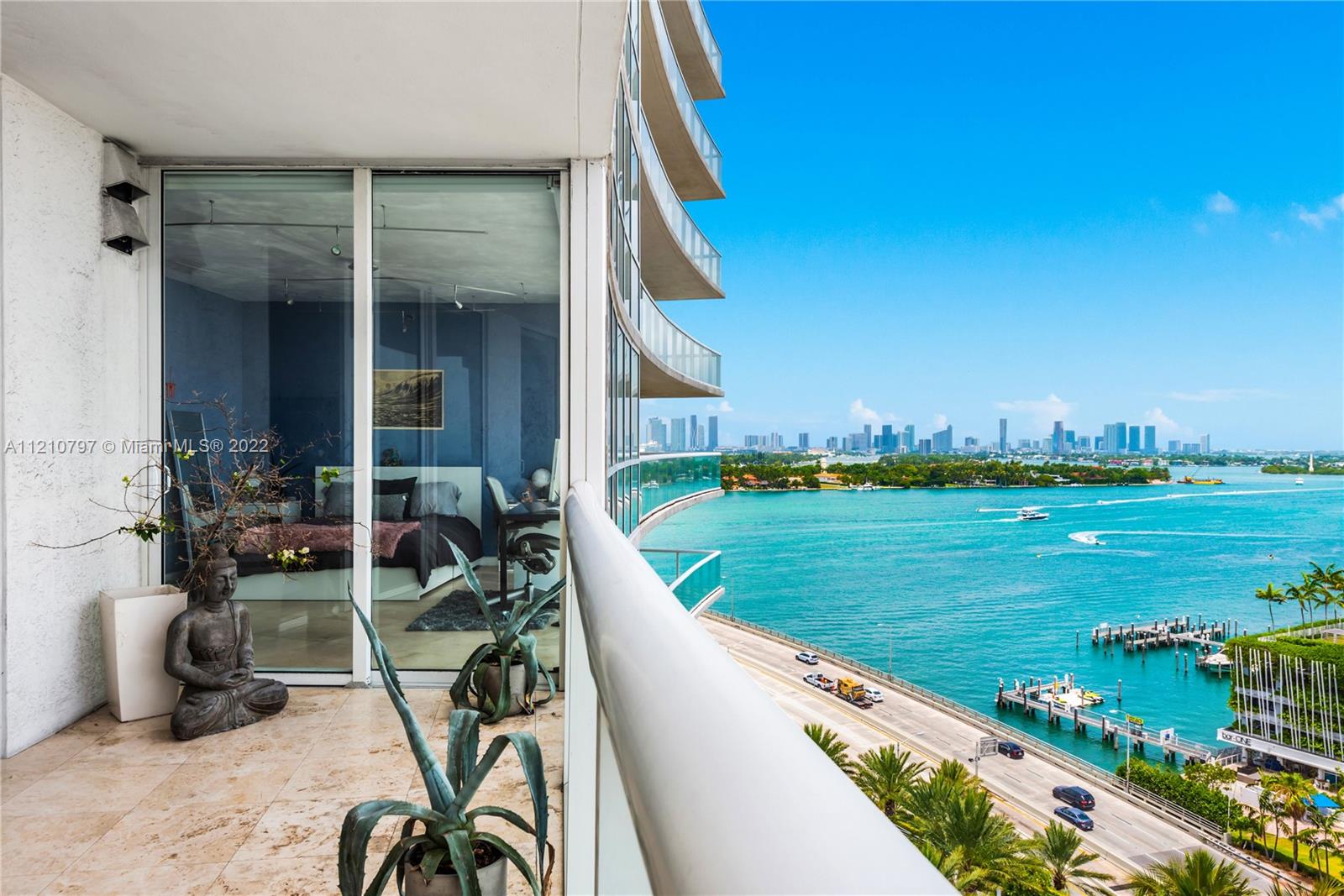 450 Alton Road, Unit 1404 Miami Beach, FL 33139 - Photo 6 of 33 a view of a backyard with sitting area