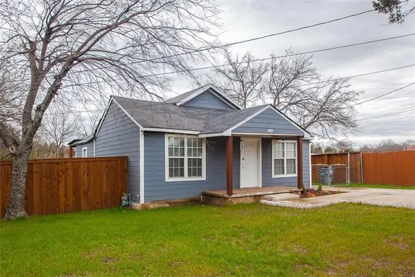 $2,200 | 2965 Clovis Avenue, Dallas, TX 75233