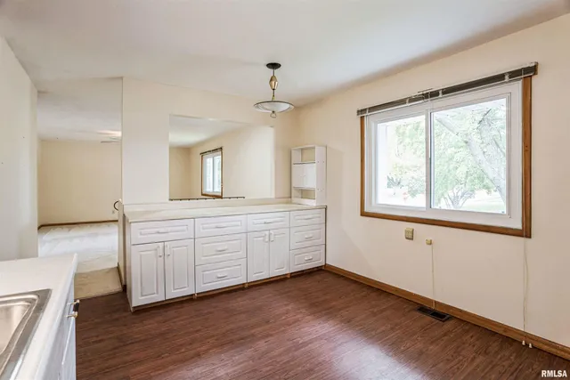 $193,000 | 3403 4th Street, East Moline, IL 61244