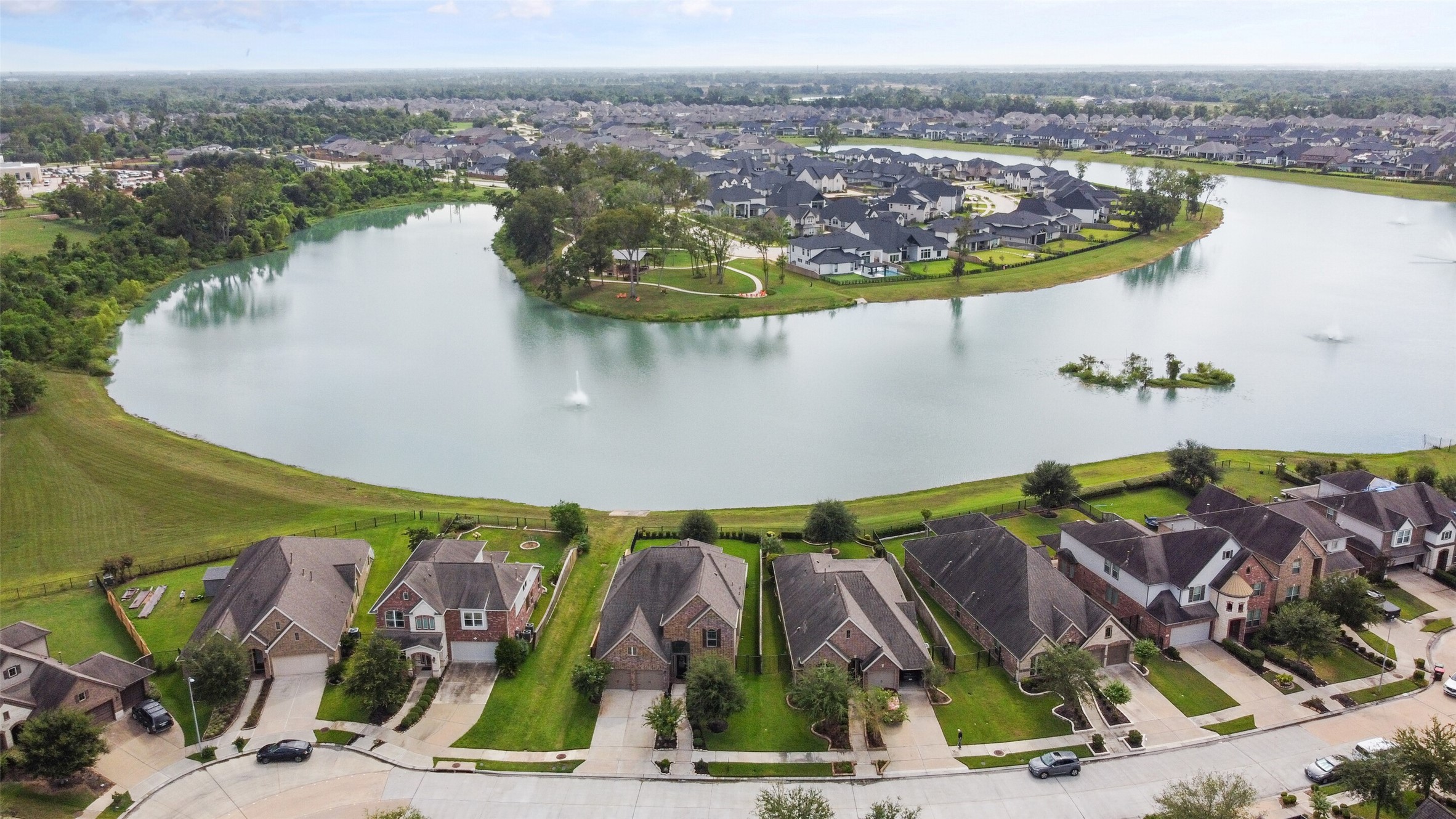2707 River Run Road Missouri City, TX 77459 - Photo 4 of 45 an aerial view of residential houses with outdoor space